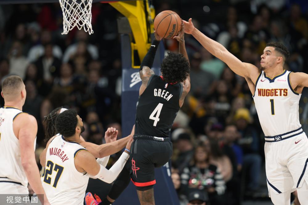 吴艳妮面临 吴艳妮面临