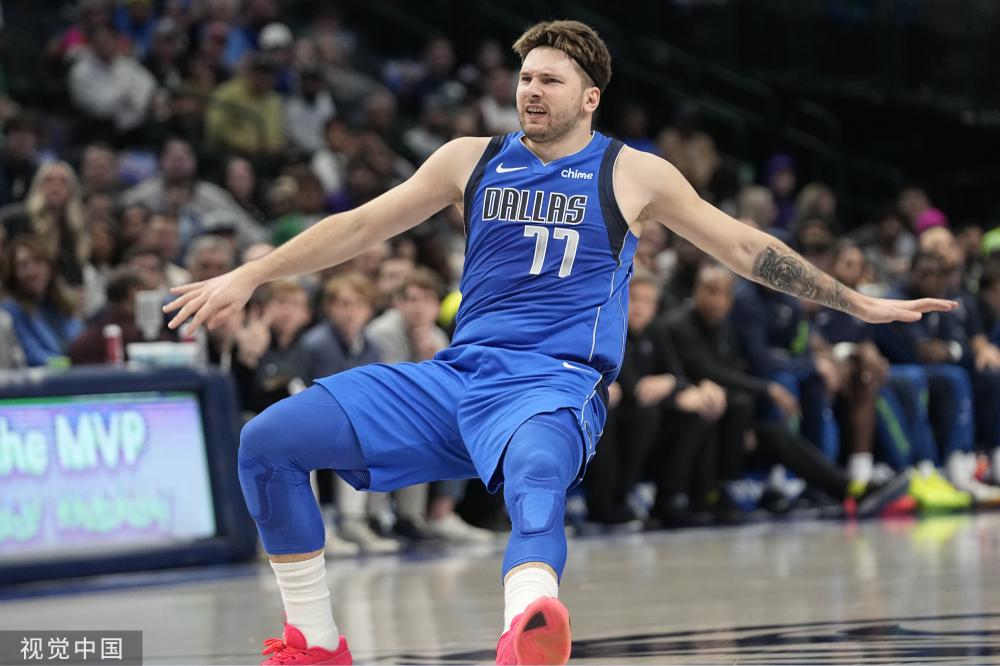 他在那里进 他在那里进