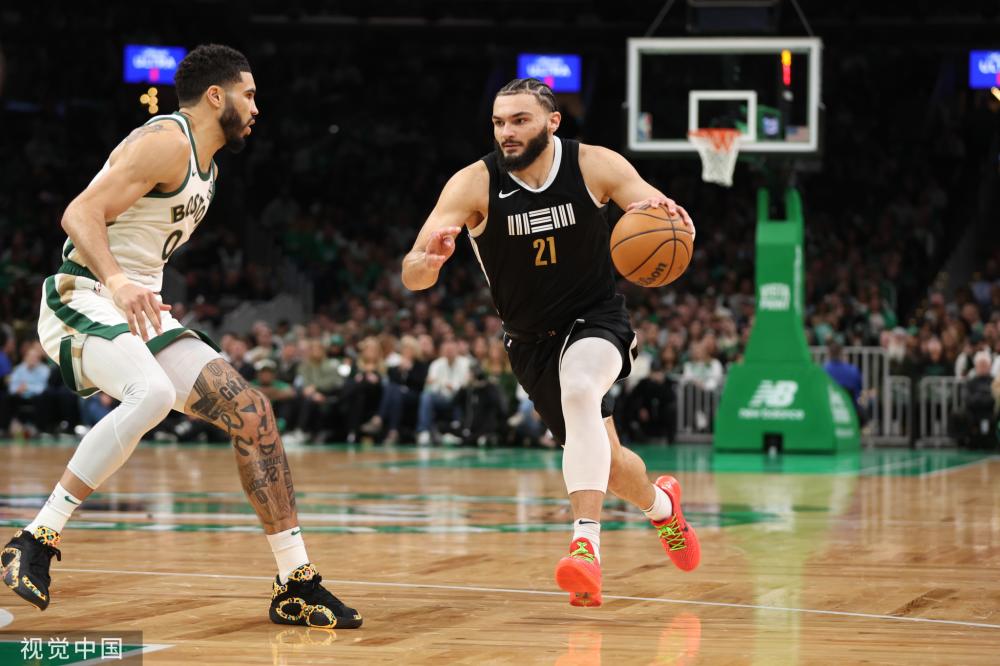 在面对对手 在面对对手